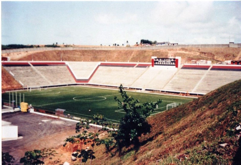 ECVitoria's tweet photo. 39 anos do Santuário! 🏟️

Lugar que mudou vidas e continuará mudando. Morada das nossas alegrias e força  da nossa existência. 🔴⚫🦁

Muito mais que apenas um estádio de futebol, o Barradão é um complexo que agrega tudo de mais importante para o nosso clube. 

O Barradão é orgulho, pertencimento, o Barradão é história!

Viva o Barradão!! 

📸: Reprodução |Pedro Souza | Victor Ferreira | Társis Santana

#Barradão39anos