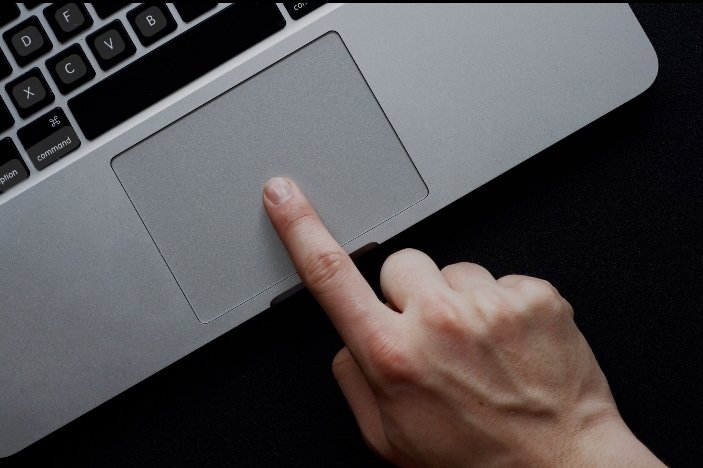 real_chiefben's tweet image. Which one do always use?
A.                                          Or                   B
#techskill #website #bencodes