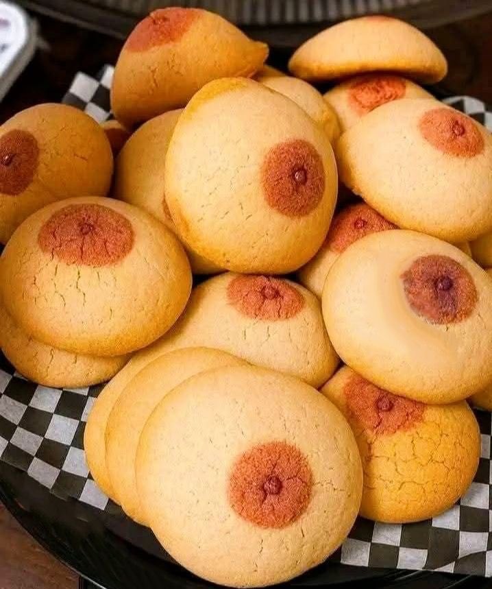 Aside “boobs cakes”, what other name can you give it ?