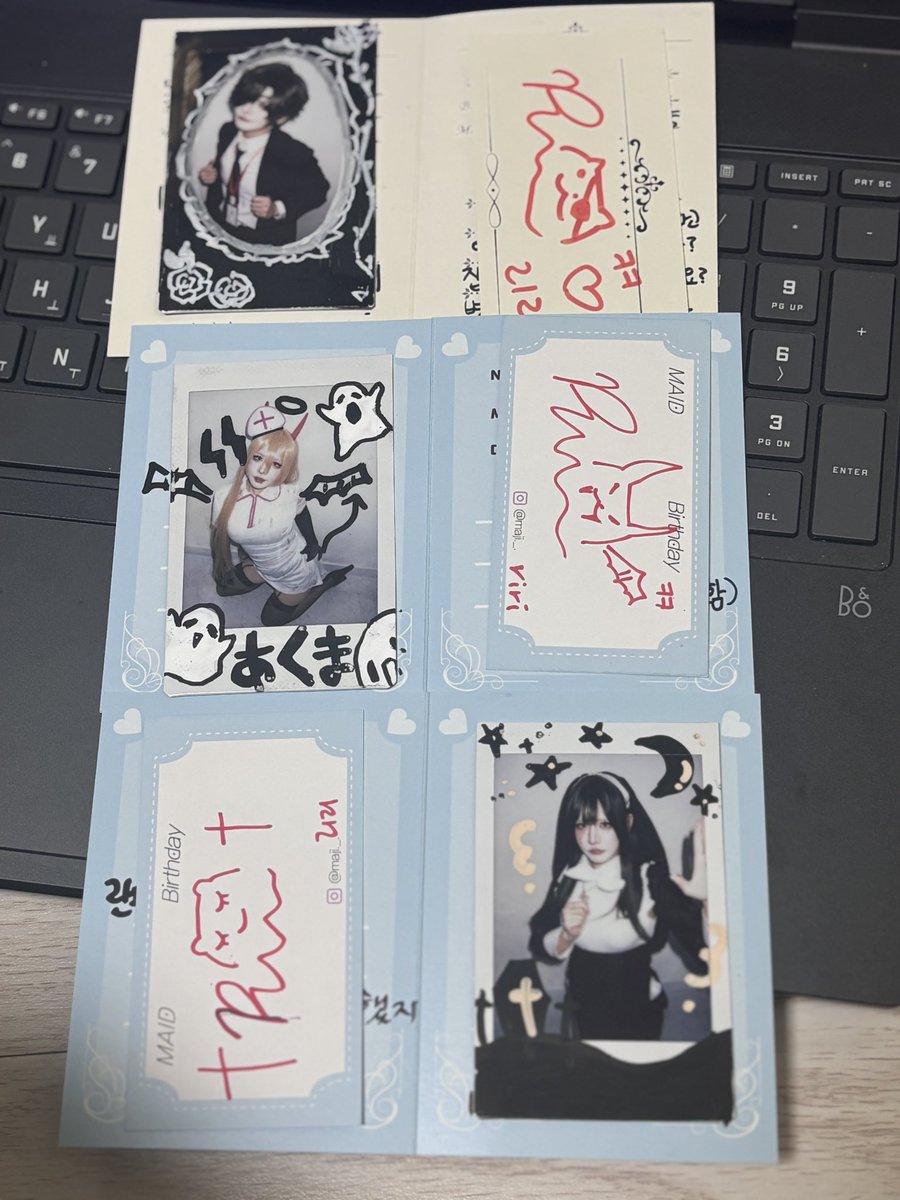 riri_thisway 요새 체키를 너무 잘꾸미게되서 낯선사람 항상 똑같은