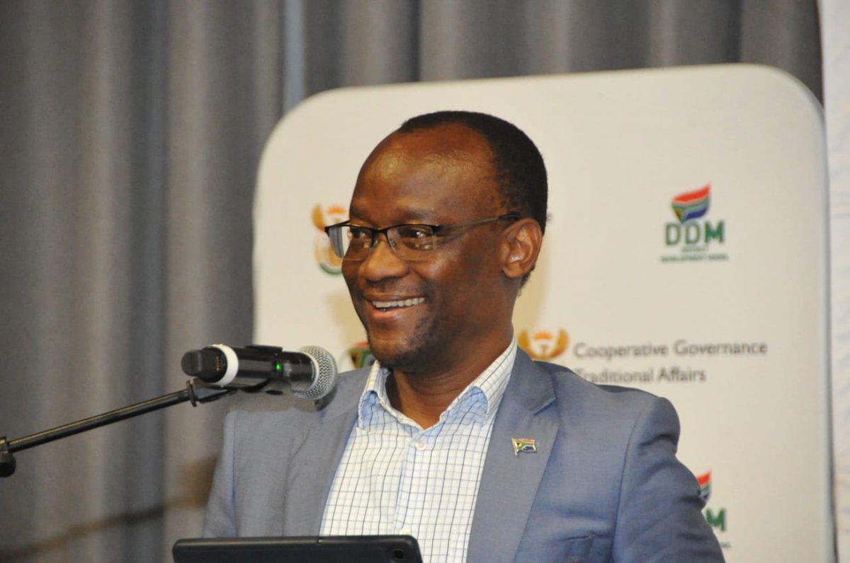 NationalCoGTA's tweet photo. Day Two of the #CoGTA Sector Strategic Planning Session focused on the #WPLG review, accountability, and innovation in service delivery.

Minister Velenkosini Hlabisa reaffirmed that functional municipalities are key to investment and development.

#EveryMunicipalityMustWork https://t.co/Wh1sOWUSGa