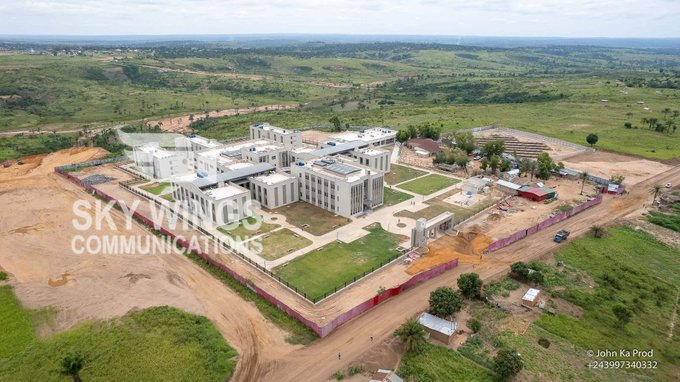la nouvelle université de Kananga et son campus est un véritable joyau erigé ds 1 environnement naturel qui offre une vue imprenable sur un couvert végétal inédit.
le + grand défis sera l'entretien et surtout la conservation de ce milieu naturel aux alentour du site.
<a href="/Bob_T_mbayo/">Bob T. Mbayo 🇨🇩🇨🇩 STORYTELLER</a>