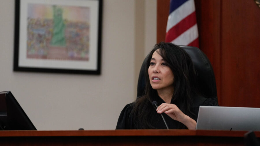 Breaking: Utah judge selects new congressional map after ruling "Map C" chosen by lawmakers unfairly favors Republicans.

Read more👇
kslnewsradio.com/?p=2260799
📷Pool
✍Mary Culbertson, KSL