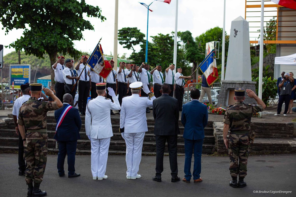 5reofficiel's tweet photo. En ce jour du #11novembre, le #5RE a rendu hommage à toutes celles et ceux morts pour la France.
Dans un esprit de recueillement, les légionnaires ont honoré la mémoire de nos Anciens et célébré leur engagement au service de la nation. https://t.co/yTE0VYGg8m