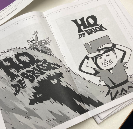 além disso, me diverti horrores fazendo novas ilustrações originais que separam os capítulos de maneira mais orgânica, usando e abusando da nova logo maravilhosa feita pelo gigante <a href="/mttscz/">matheus santa cruz</a>! reparem nela!!