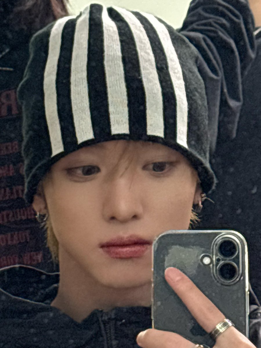 xikers_official's tweet photo. [#유준] 아이코닉 파이팅💪🖤
#xikers #싸이커스 https://t.co/96qT8gCukl