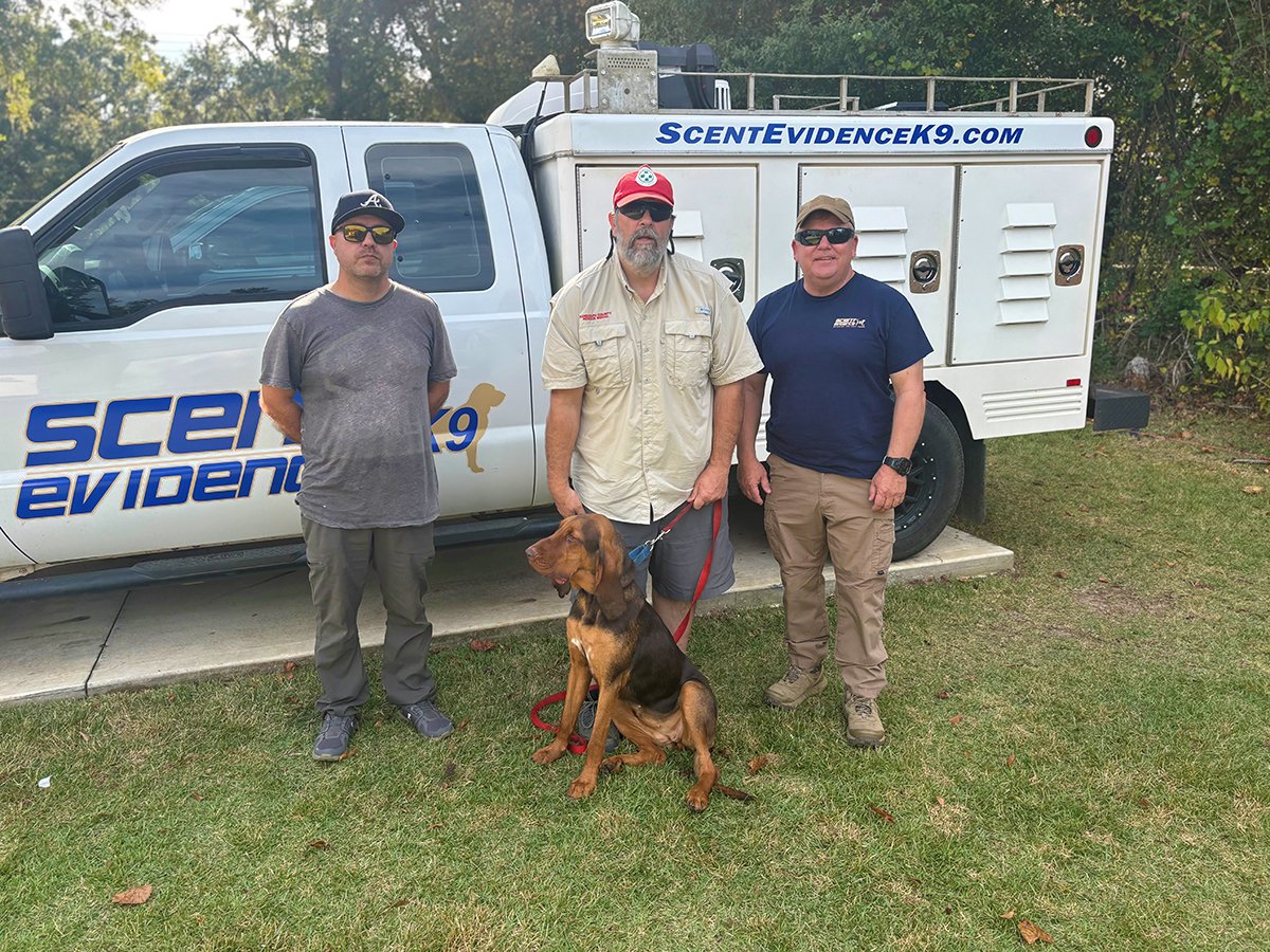 scentevidencek9's tweet photo. K9 Rey Starts New Job with @Randolph County Search and Rescue in Alabama! We look forward to hearing about Rey's future search successes and will keep you posted. #Bloodhound #K9Trailing #ScentDiscriminateK9 https://t.co/Y1hV9NfLBL