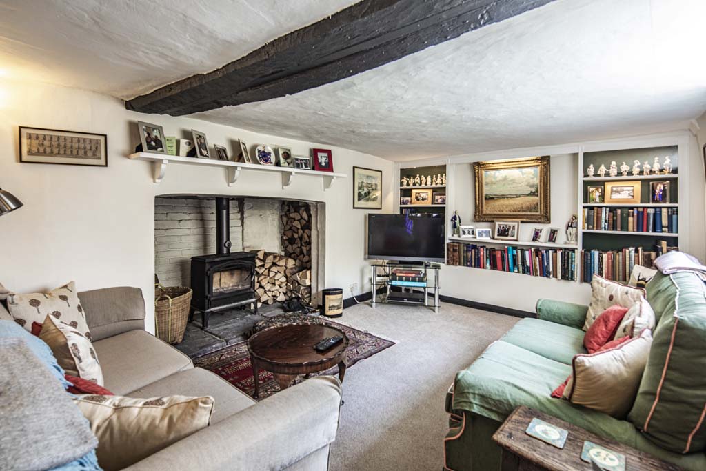 Exchange on this Grade II listed period property of 3078 sq ft together with a separate 1 bed Annexe &amp; double garage.  The property sits within 1.075 acres. South Stoke, Oxfordshire / £1,850,000 #OpeningNewDoors #Property #EstateAgent #RealEstate warmingham.com/me/propertylin…