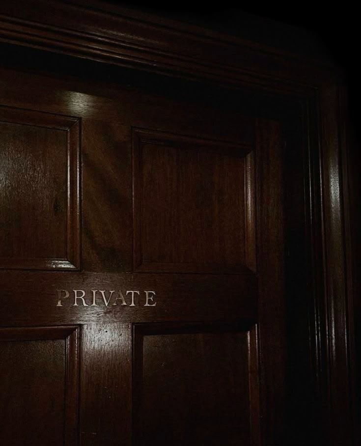 G! Rich, Viena Hadid tweet media