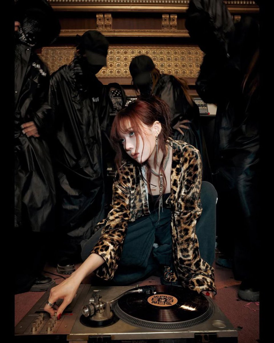 G! Rich, Viena Hadid tweet media