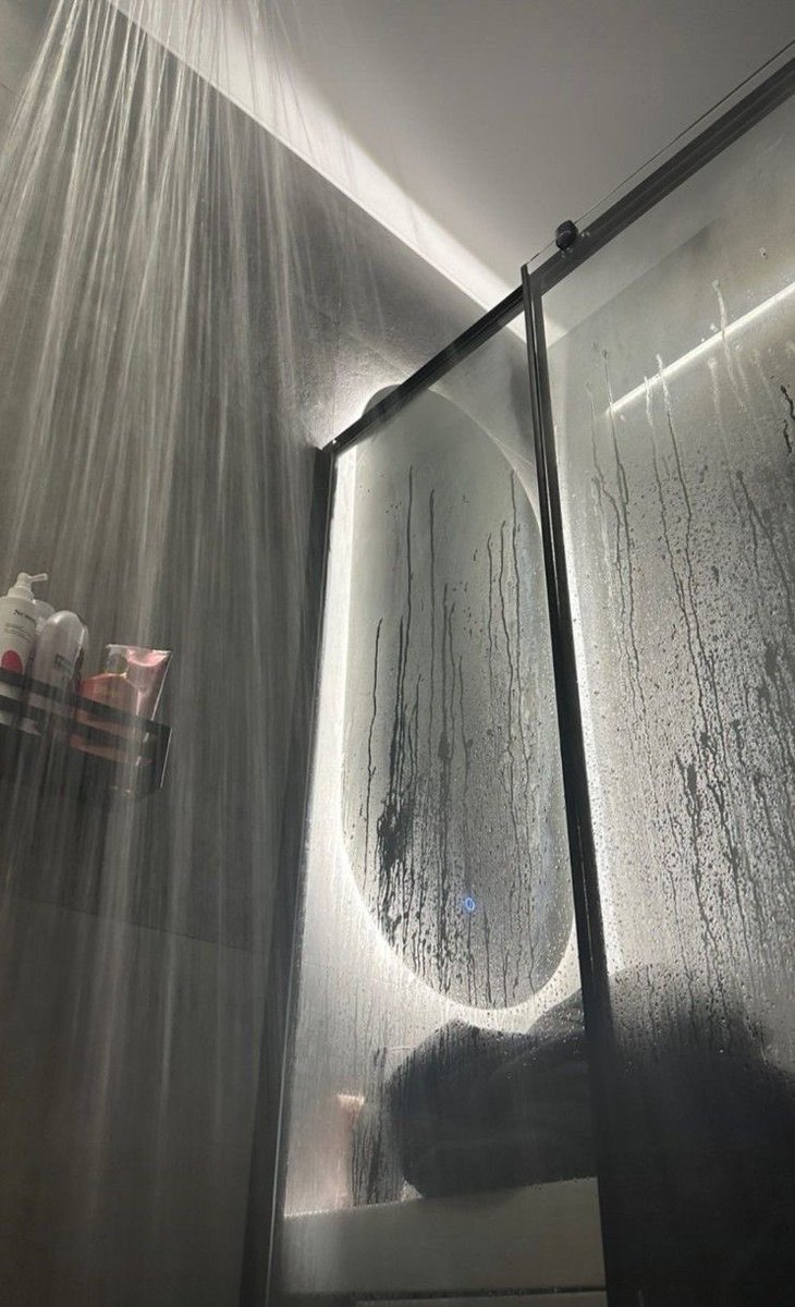 _spiriituaL's tweet image. 📣… Whatever makes you stand out, monetize it.
Most people hide the very thing that could change their story. They call it humility. It is not. 

🎷… Your uniqueness is not an accident.
It is a signal. A signature. A fingerprint from life itself saying, “Use this.”

🏺… The…