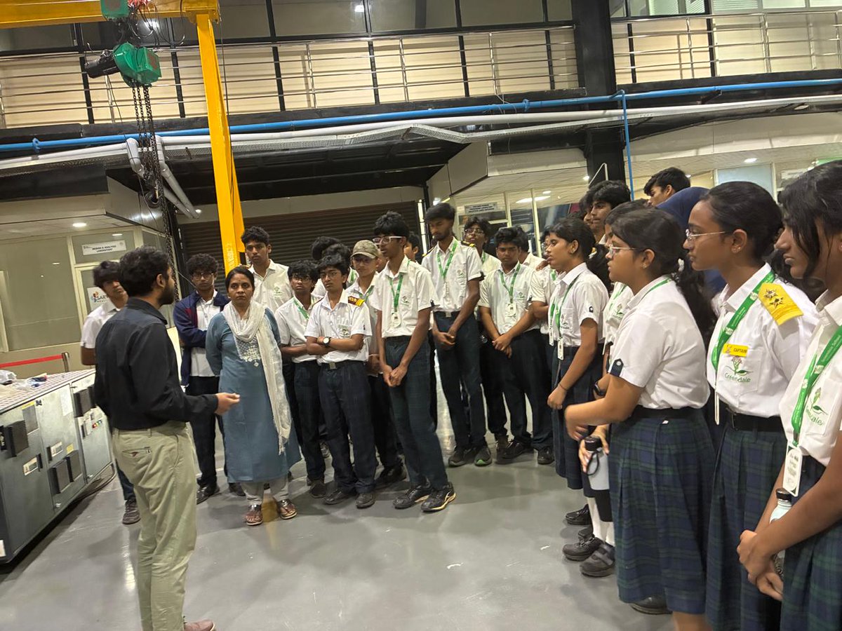 ibsc_skill's tweet image. Students from @Greendale_IS had the opportunity to explore various departments, including 3D printing, biomaterials, #medical #device testing, thereby exploring their understanding of the #MedTech industry during their #industrial visit. #FutureLeaders #Innovation #HealthTech