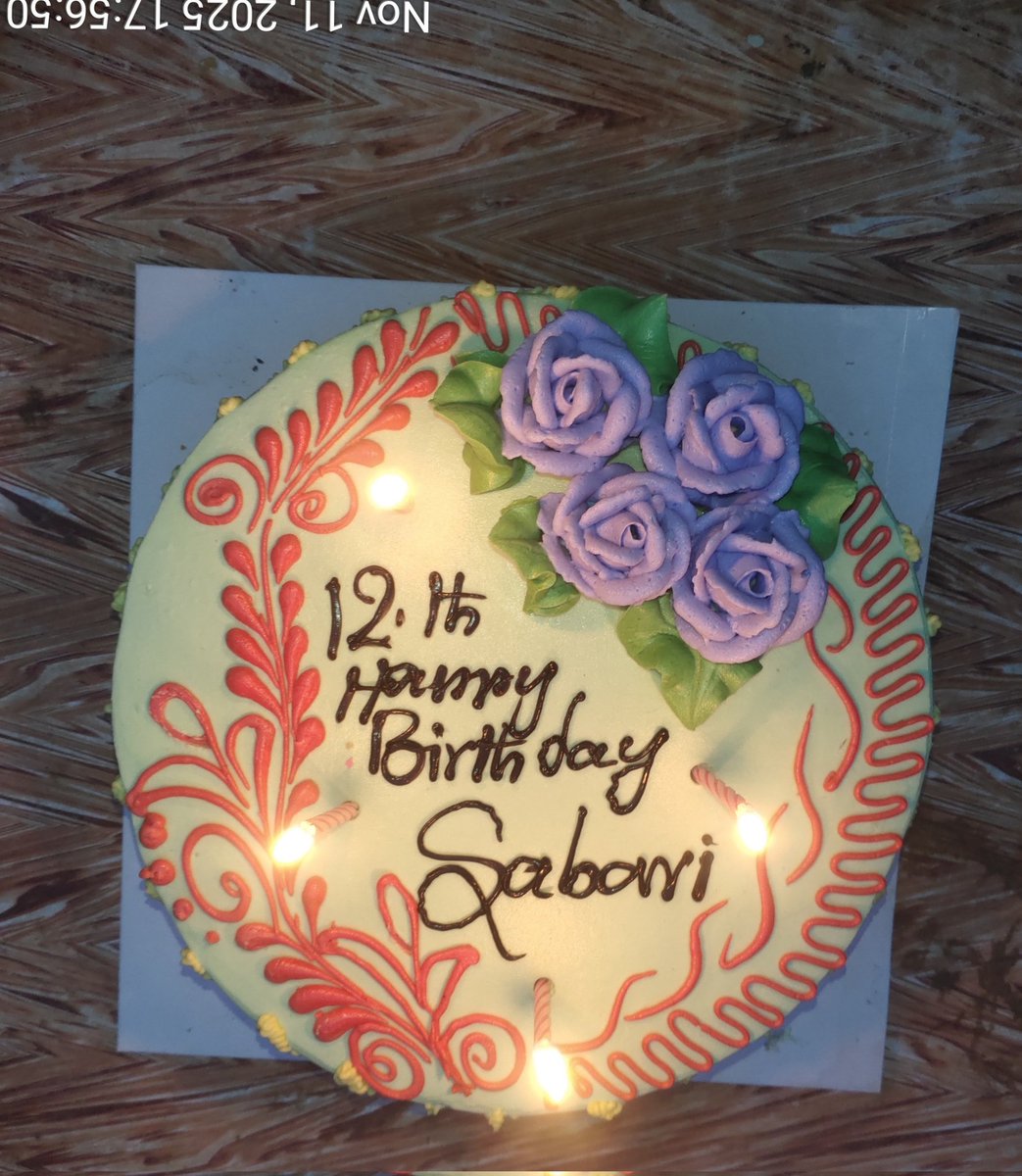 Rajinirasigan53's tweet image. கஷ்டபடுற குடும்பத்தை சேர்ந்த இந்த பையனுக்கு பிறந்த நாள்னால கேக் வாங்கி குடுத்து வெட்ட வெச்சு செலிப்ரெட் பன்னியாச்சு  ❤

பணம் அனுப்பி இதலாம் பன்ன சொன்ன லட்சுமணதாஸ்ன்றவருக்கு நன்றி  🙏🙏❤