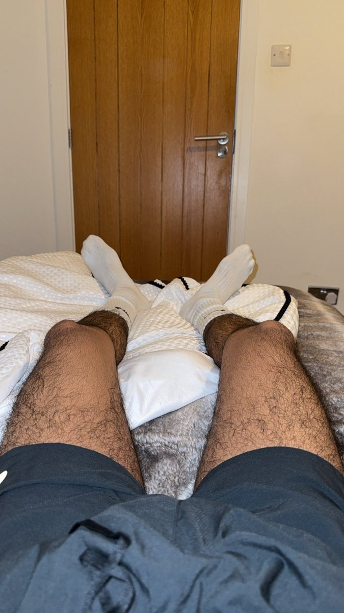 RT if you’d drop everything just to be at my ripe sweaty socks.