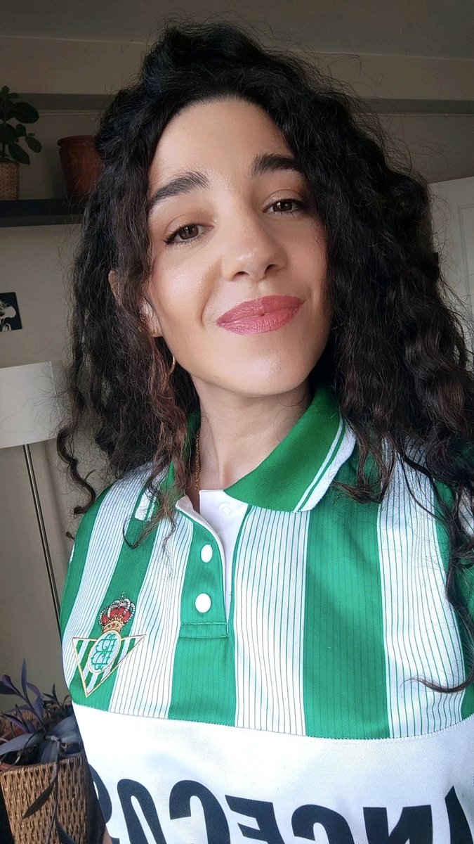 “Que viva el Betis manquepierda
me lo enseñó la Giralda” 💚