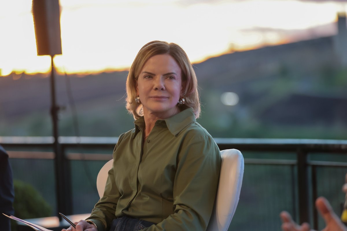 --Gleisi Hoffmann: Galípolo deixou a desejar (no Banco Central)

Em entrevista exclusiva à <a href="/ae_broadcast/">Broadcast</a>, a ministra da Secretaria de Relações Institucionais criticou o presidente do Banco Central pela manutenção da taxa de juros em 15% ao ano

📷Gil Ferreira/SRI-PR
