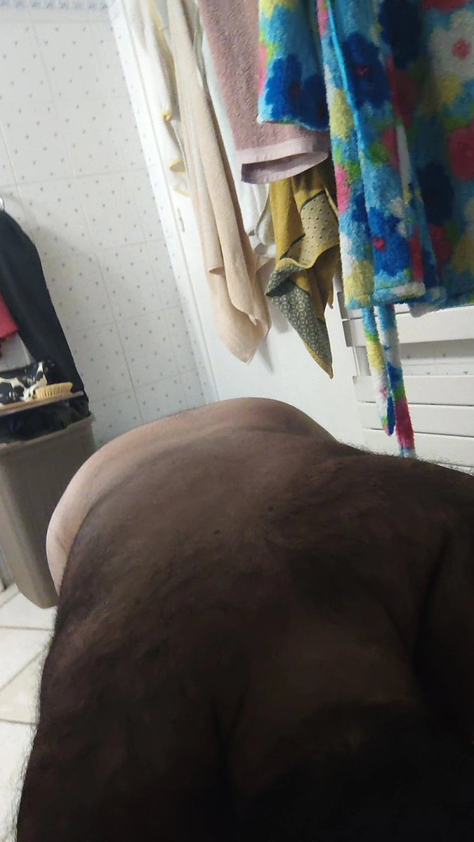 el65725's tweet photo. La reine des connes pour @YourMasterLogan  sous son regard, chaque souffle, chaque geste, chaque frisson lui appartient. Il est notre obsession, la source de tout ce qui nous fait vibrer, nos queues deviennent des clitoris à son service. Notre Maître et Boss💦🧦🐽🐶💦 https://t.co/TPqpv5lZgs
