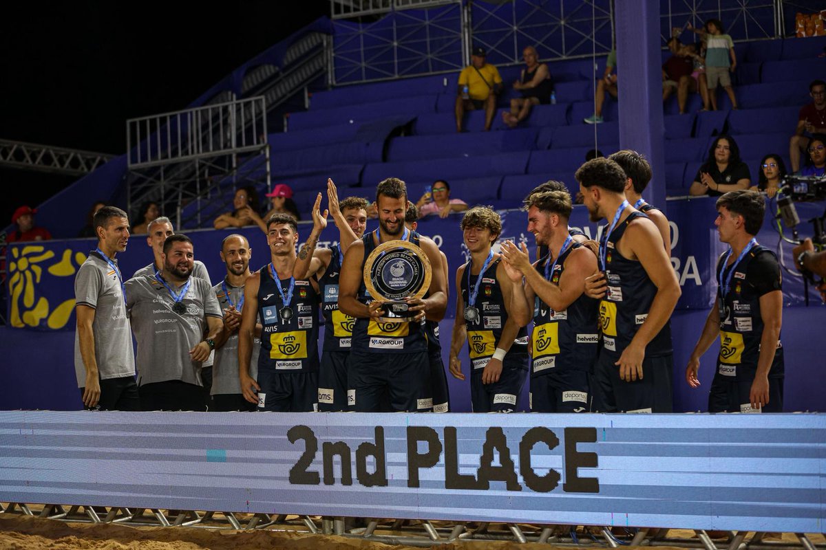 Desde Fundación Victoria felicitamos a la Selección Española Masculina de balonmano playa [<a href="/RFEBalonmano/">RFEBalonmano</a>], que ha logrado la medalla de plata en el IHF Beach Handball Global Tour 2025, celebrado en Brasil del 6 al 9 de noviembre.