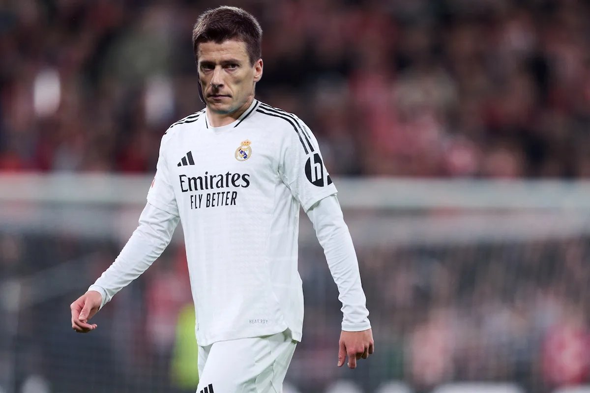 WinamaxSport's tweet photo. 🚨 BENOIT BASTIEN DANS LE VISEUR DU REAL MADRID !

👉 Les récentes performances de l'arbitre parisien ne sont pas passées inaperçues du côté de Madrid.
👉 Xabi Alonso a donné son accord pour le recruter et Florentino Perez est prêt "casser la tirelire".

🔥 Caliente https://t.co/J0yuWL8WXK