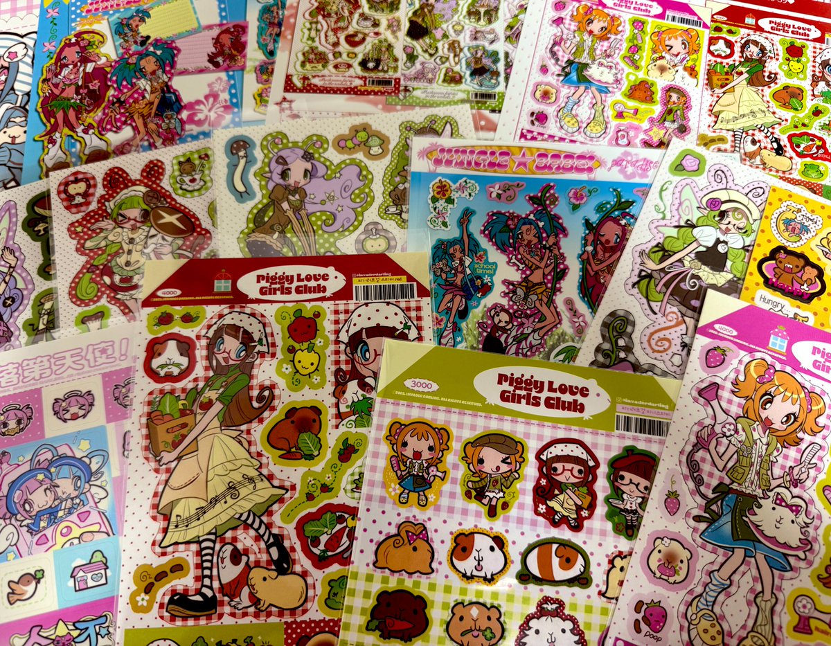 <a href="/invaderdarling/">서일페 L41/인베링✪</a> 님 알티 당첨 스티커들🥹🥹
당첨 연락받았을때 넘넘 놀랐는데 오늘 택배박스 열자마자 2차로 놀람😖 제가 이걸 다 받아도 될까 싶을정도로 너무 많이 들어있는 양에 놀랐어요 너무 행복합니다…..🙈 잘쓸게요 감사합니다💙💙