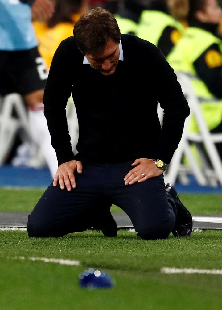 De rodillas, te la ganamos a vos culo roto