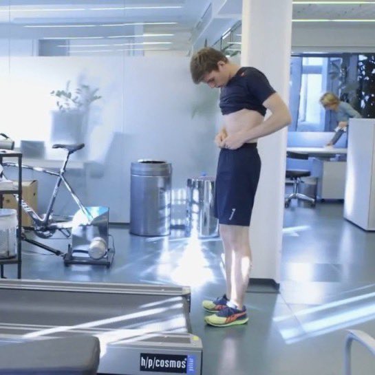 p1npaddock33's tweet image. 정제되고 검열된 센터에서 
세상과 차단된 채 자란 
어린 센티넬33을 보고싶다면