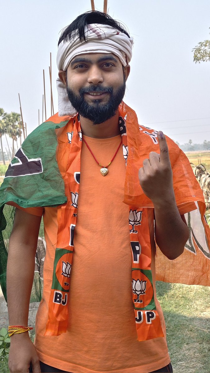 viveksonymotiha's tweet photo. हर हर BJP घर घर BJP 
#photochallenge #viralpost #fbpost 
#photographer #photoshoot #chunav 
#viveksony #viveksonymotihari 
#viveksoni #viveksonimotihari 
@narendramodi @myogiadityanath 
Follow Us ⬇️⬇️⬇️
@viveksonymotiha https://t.co/hnpHsPx3zX