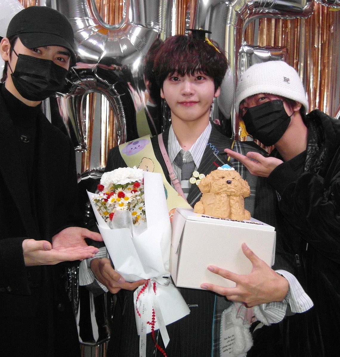 hyeongjunfan's tweet photo. look at his face he really cried so much 😭😭😭 https://t.co/pplyrXWYvu