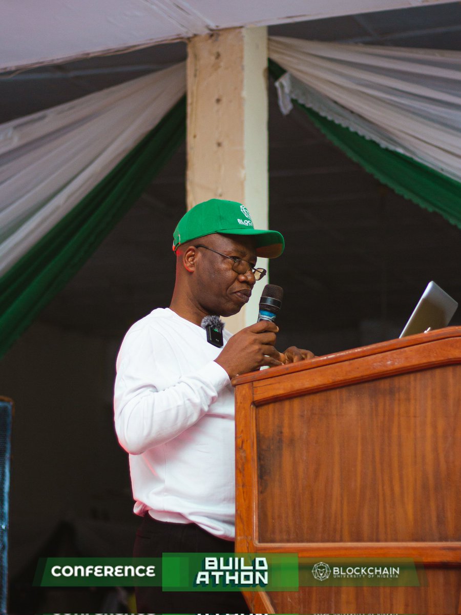 BlockchainUNN's tweet image. Our first keynote speaker, Dr. Prince Lawrence Ezeh, the Commissioner for Innovation, Science and Technology, Enugu State, delivered an inspiring session on “Advancing Enugu State Through Technology and Impact.” He emphasized the vast opportunities within the blockchain ecosystem…