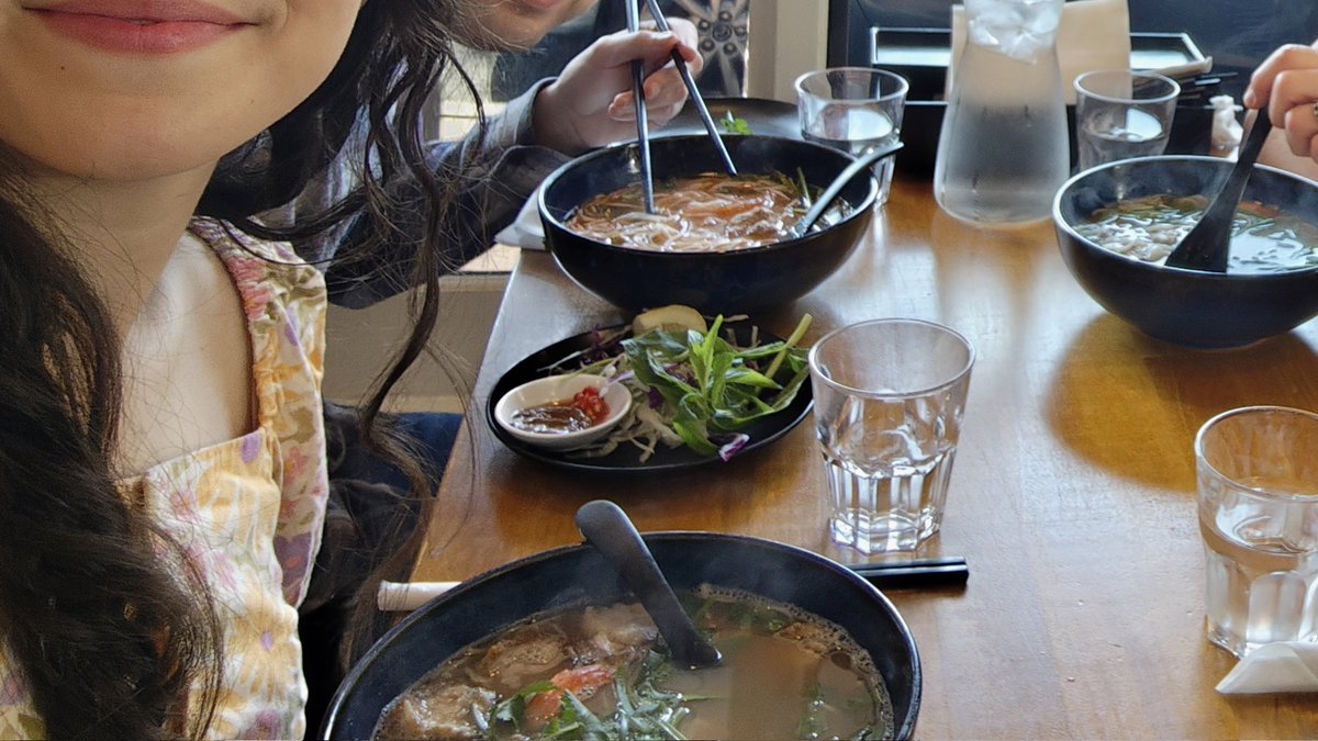 jayfluenc's tweet image. life outside twt ✨