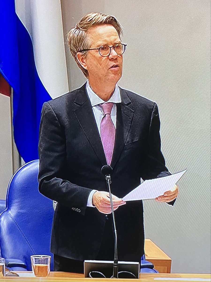 Jan30_4_2023Win's tweet photo. Alstublieft mogen wij deze man houden als kamervoorzitter?? 🍀🙏🏼🍀
Een voorbeeld voor velen. https://t.co/TESs02edNU