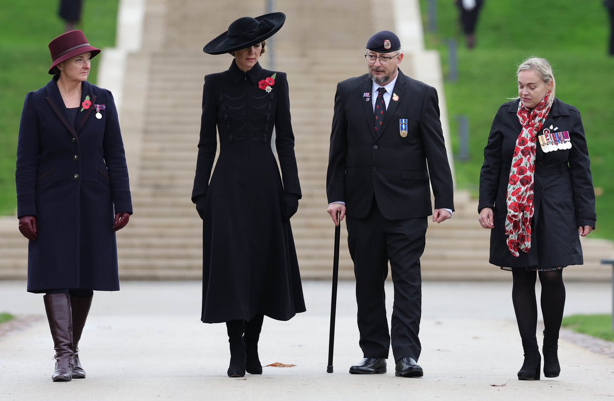 🇬🇧 The Princess of Wales meeting with Hayley Lawrence, Royal Army Medical Corps Veteran &amp; Steve Cartwright, Royal Engineer Veteran.