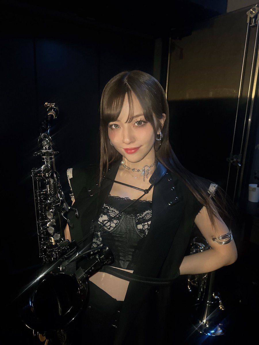 kakoponpii_sax's tweet photo. おつぽんぴ🐏

#ワンリー
ありがとうございましたんん❣️
会場がぱんぱんすぎて熱気すごかった☺️
そんな中に出演できて幸せ❣️
シーオンらしく、カッコよくロックにジャズにsexyに見せられたかな？？

またすぐ会おうねーーん😙😚 https://t.co/s6pQ6lk5lK