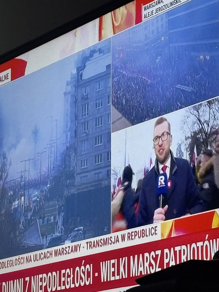 bartines's tweet image. Kiedy PiS u władzy stawiał barierki w miesięcznice Smoleńskie, wg. nich było to ok i dla bezpieczeństwa. Gdy dziś barierki pojawiły się na Marszu Niepodległości, gdzie zawsze jest wandalizm, pan z TV Republika wmawia na antenie, że to specjalne utrudnienia od obecnej władzy… 🫠