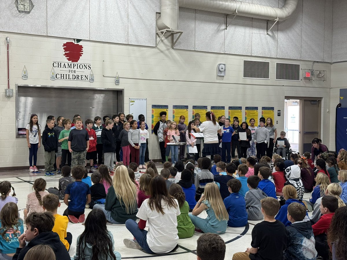 We celebrated Veterans Day with a special breakfast and assembly! 🇺🇸 Students said the Pledge, sang songs, learned about veterans, and watched a slideshow of family heroes.
Thank you, <a href="/marple_erin/">Erin Marple</a>! ❤️

🎥 Check out the video here:
m.youtube.com/watch?v=WqrGPn…