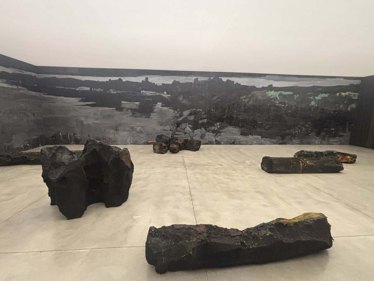 LuigiMascheroni's tweet photo. A Palazzo Citterio @GrandeBrera nella Sala Stirling una monumentale installazione temporanea di Giovanni Frangi #davedere https://t.co/gi8SYXdeZ8