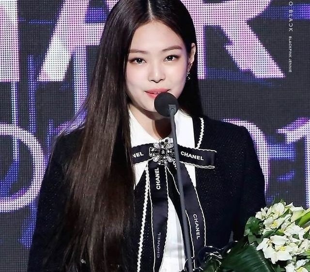 jenniethinker's tweet image. seven years since jennie made history with solo

SOLOIST JENNIE 7TH ANNIVERSARY
SOLO ANNIVERSARY 
#7YearswithSOLO