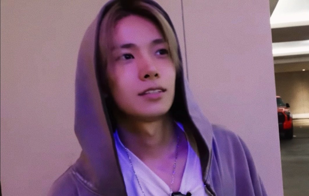 him in hoodie. #heeseung