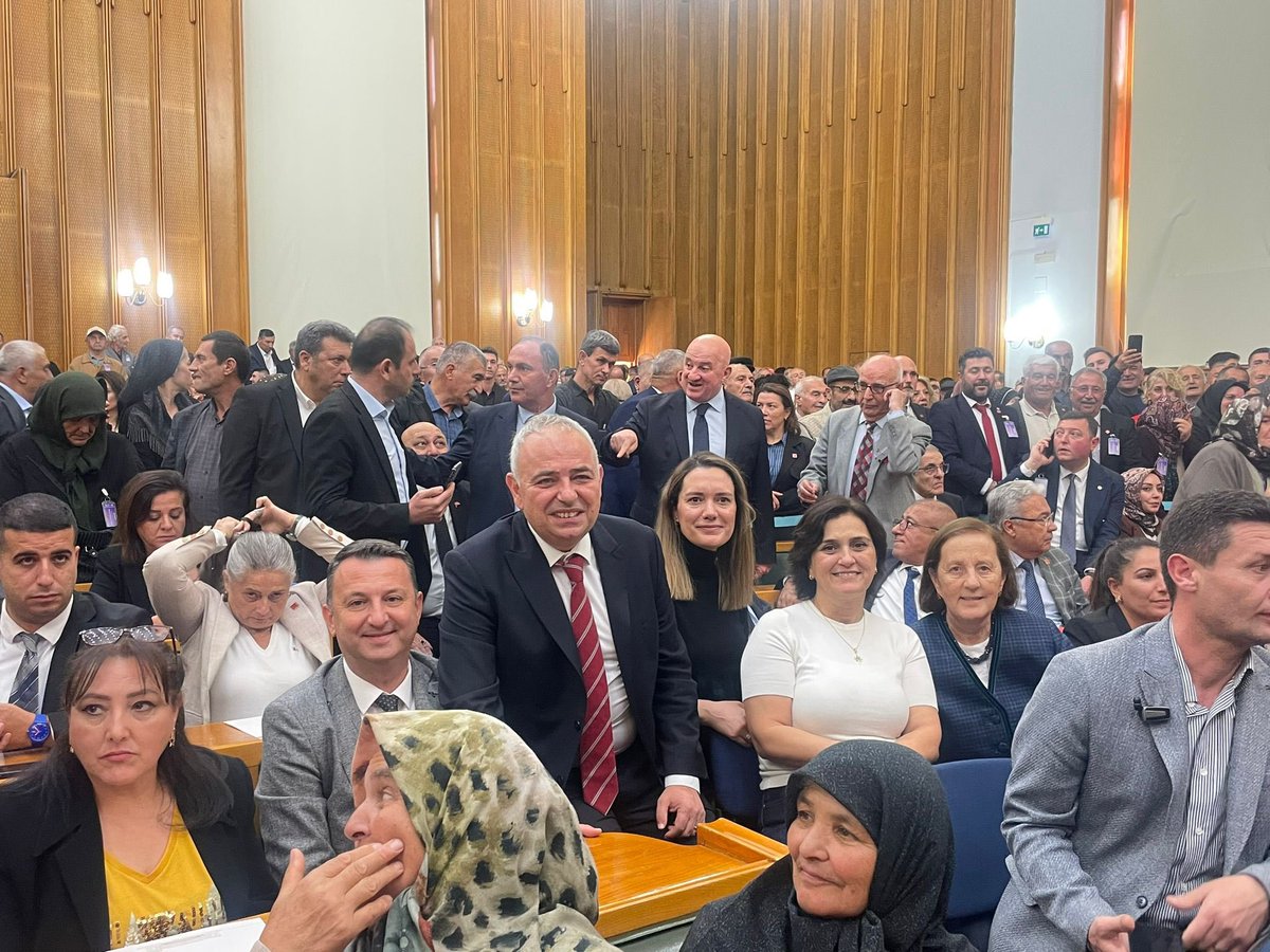 SelmaKavaf's tweet image. Genel Başkanımız Sayın Özgür Özel’in haftalık grup toplantısında konuşmasını dinlemek üzere grup toplantı salonundayız.