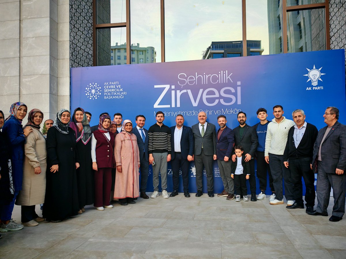 Cumhurbaşkanımız Sayın <a href="/RTErdogan/">Recep Tayyip Erdoğan</a> ’ın teşrifleriyle AK Parti Genel Merkezi’mizde düzenlenen “Medeniyetimizde Şehir ve Mekân” temalı Şehircilik Zirvesi ve Kentkırım Sergisine katıldık.

Şehirlerimizin kimliğini, geleceğini ve medeniyet anlayışımızı merkeze alan bu önemli buluşma,