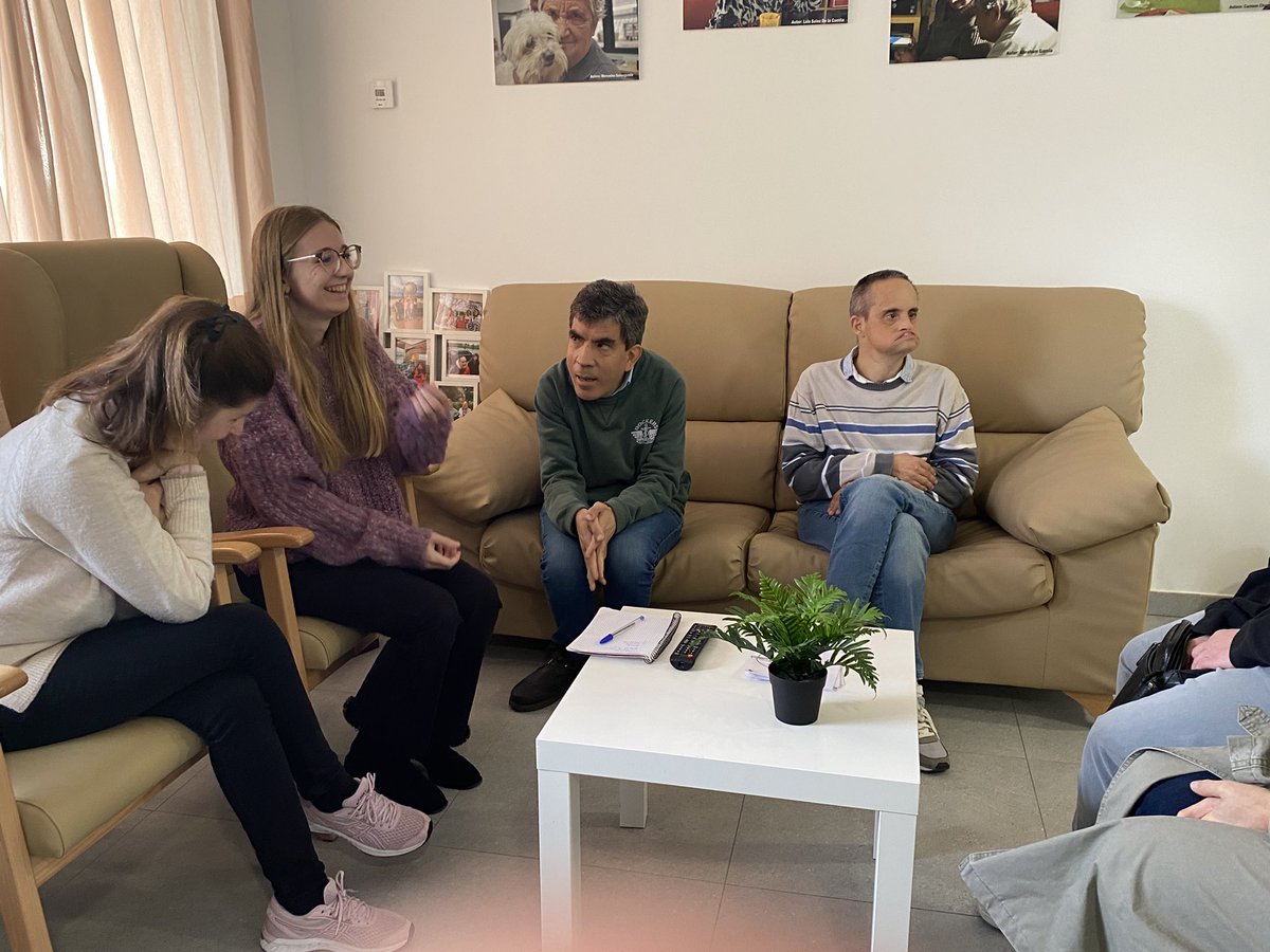 PlenaMadrid's tweet image. 🤝 Iniciamos un proyecto pionero de #ApoyosAutodirigidos con la @ComunidadMadrid

🏡 Personas con discapacidad intelectual o del desarrollo con grandes necesidades de apoyo vivirán en entornos comunitarios y avanzarán hacia sus metas personales.
👉 Con la participación de 5…
