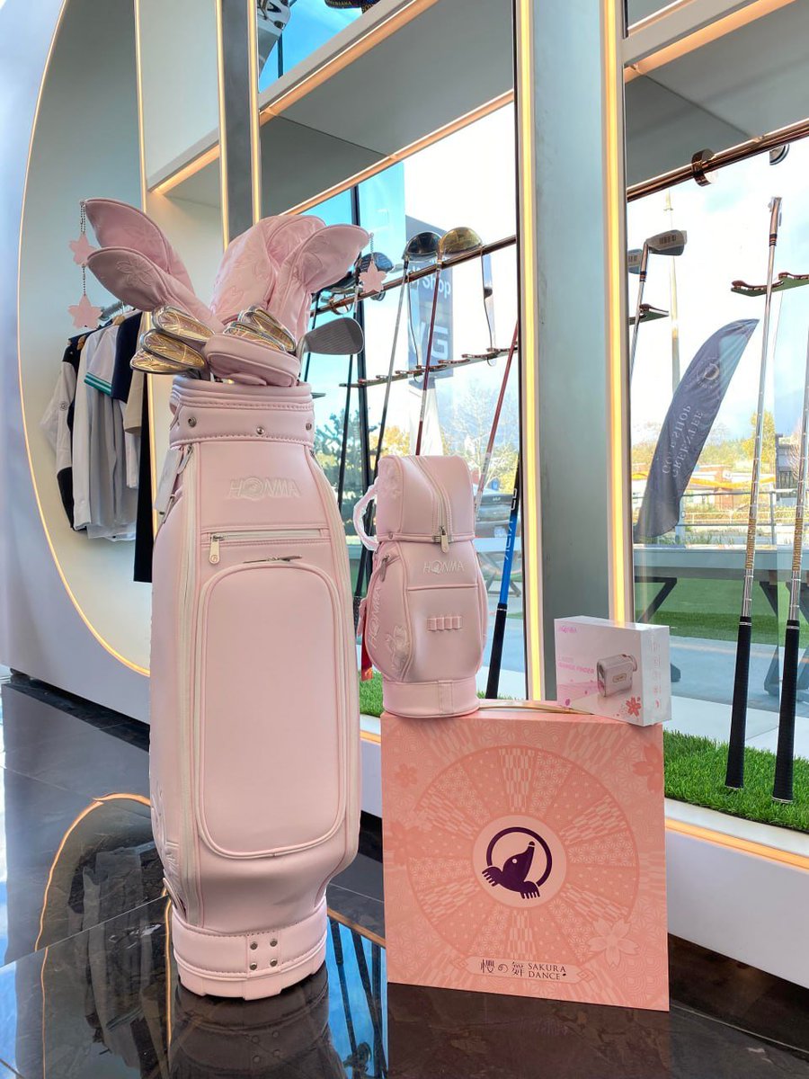 Emma2ge's tweet photo. #sharing #photos #travel #casual snapshots #golf clubs🥰🥰 https://t.co/nWQZA403jf