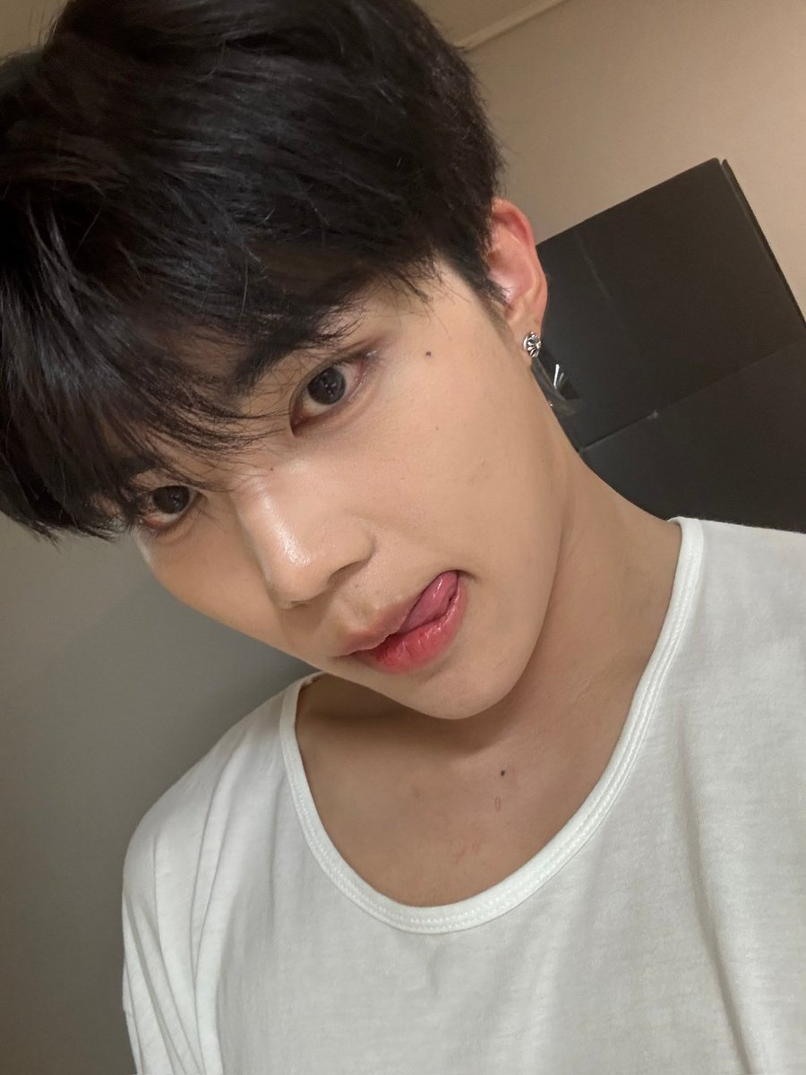 PASTELL0_'s tweet photo. ..😋 https://t.co/amgWrXYABO