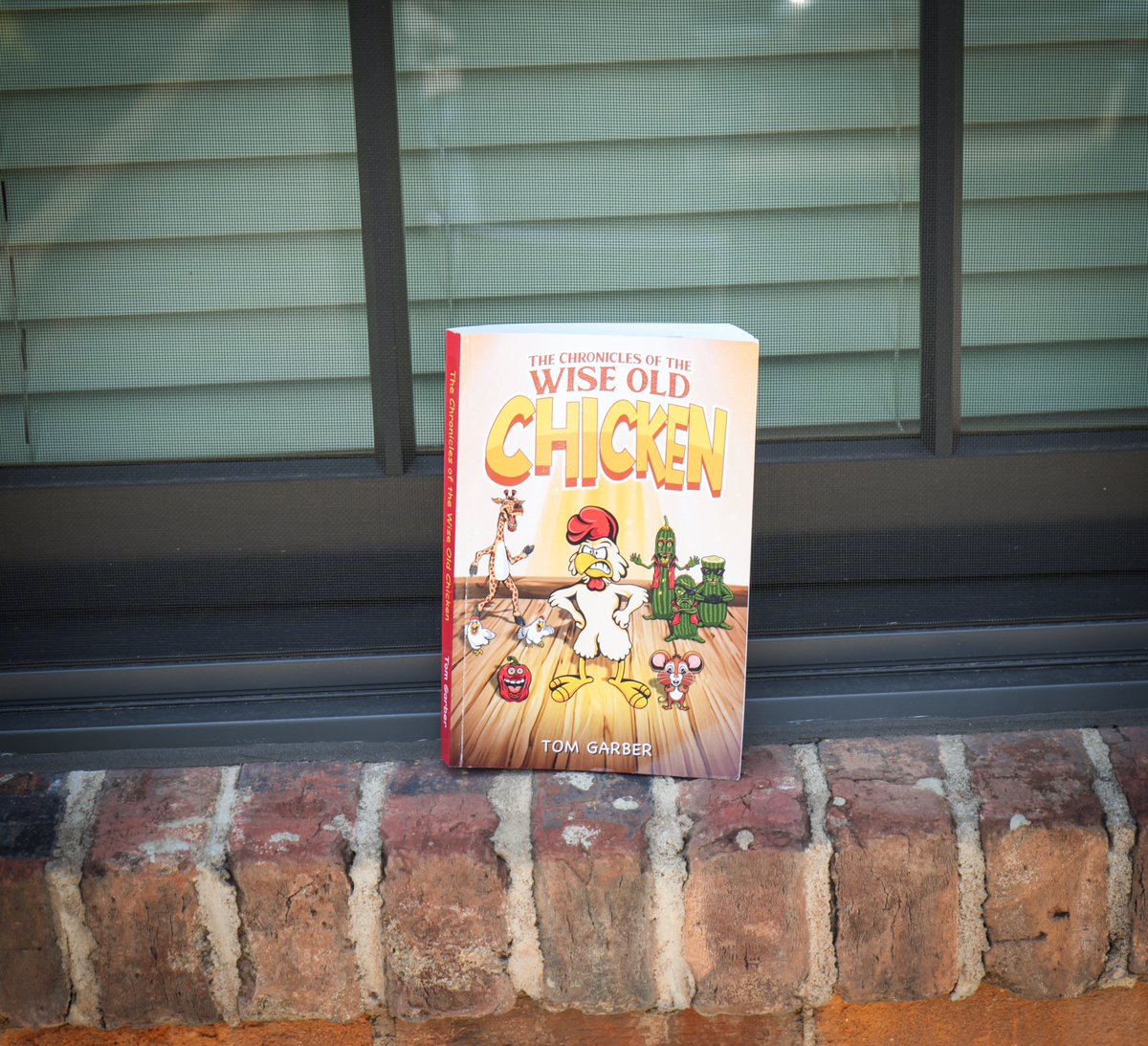 tomgarberauthor's tweet photo. Warning: reading this may cause sudden bursts of laughter and unexpected wisdom. ⚠️

If you're brave visit https://t.co/hrBgRrX7OO to grab a copy!

#author #wiseoldchicken #book #warning https://t.co/roS4mueENR