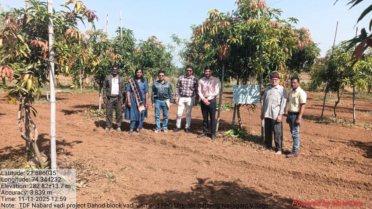 દાહોદ તાલુકાના નવાગામ ગામમાં નાબાર્ડ અને GVTના સહયોગથી વિકસાવવામાં આવેલા આંબાની વાડીઓ ની મુલાકાત લીધી. ગામના ખેડૂતોને પ્રાકૃતિક ખેતી અપનાવવા માટે પ્રોત્સાહિત કર્યા. કેરીની પ્રોસેસિંગ કરીને વધુ આવક કેવી રીતે મેળવી શકાય તેનું માર્ગદર્શન પણ આપ્યું.