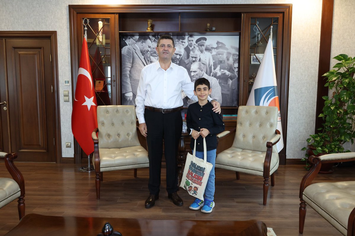 7 yaşındaki Poyraz bugün beni ziyaret edip hayallerini anlattı. Gözlerindeki ışık, geleceğe dair umudumuzu bir kez daha yeşertti. 

Çocuklarımızın hayallerini büyütmek, onların mutlu, güvenli ve umut dolu bir Çekmeköy’de yaşamalarını sağlamak en büyük önceliğimiz.
Bu anlayışla,