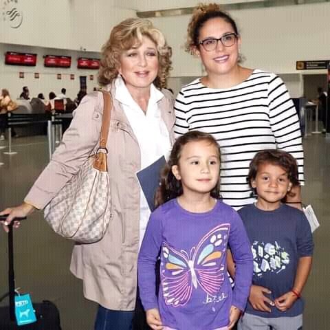 GuiomarDa2's tweet photo. Eres lo máximo @angelicavale que Dios siga bendiciendo siempre tu vida Feliz Cumpleaños mi Corazón Te Amo Muchisimo Saludos desde Brasil 
#DiaInternacionalDeAngélicaVale 
#AngieCumple40 https://t.co/EPsajV36PC