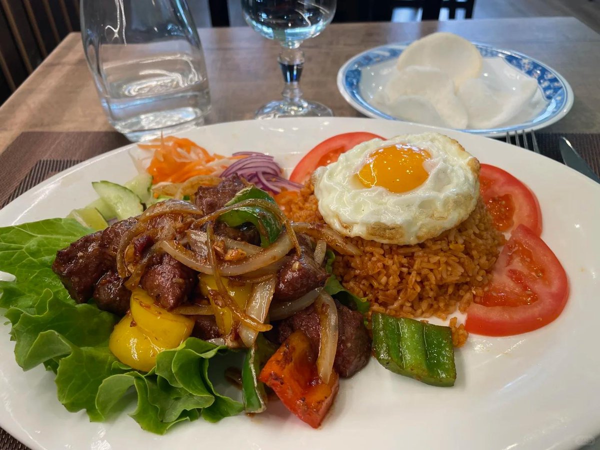 một bữa ăn ngon ở Paris, nó thật sự rất tuyệt vời 😋