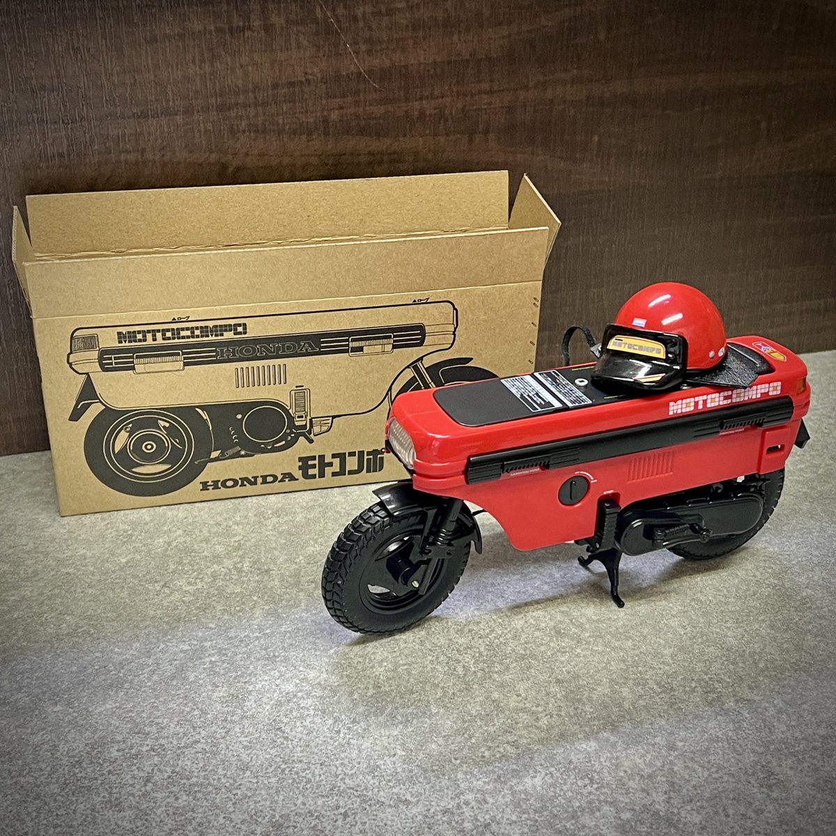 JTCraft_MAN's tweet photo. 1/1がバラバラなので1/6で
開封再現だうぇ〜い。
バラバラの本物はいつの日かw
#モトコンポ
#motocompo
#モトコンポ誕生祭
#モトコンポ誕生祭2025
#NCZ50
#AB12 https://t.co/YoTQ2aDfPI