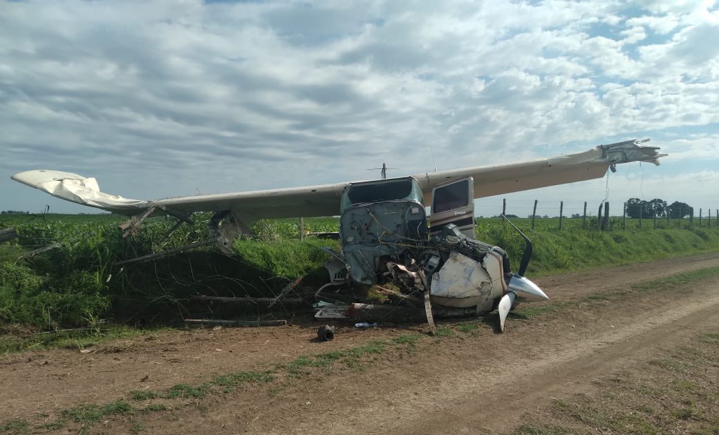 RodrigoMiro76's tweet image. La sigla TAI identifica vuelos que no informan hojas de ruta. Ayer se detectaron tres de estas avionetas en zonas rurales del centro de Argentina. 

A Brian Bilbao, narco prófugo, lo encontraron esperando una, en Exaltación de la Cruz. 

La de la foto es otra, cayó en Arequito.